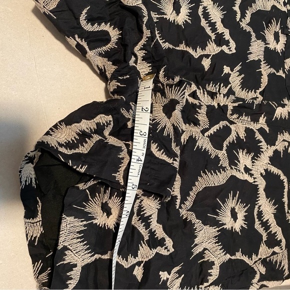 Banana Republic Stylish Black and Beige Patterned Shorts Sketchy Flower size 6 - Picture 10 of 10